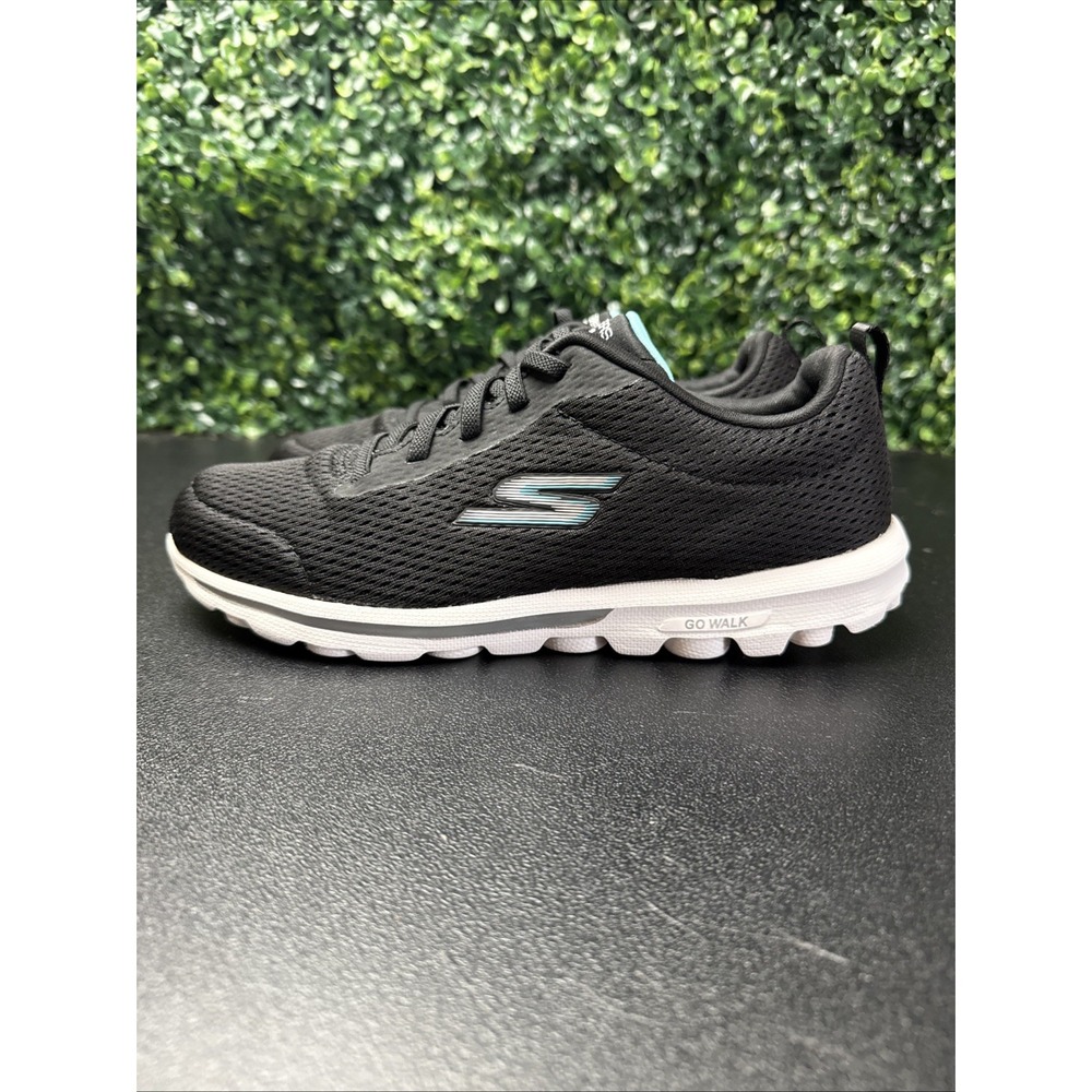 Skechers Women's Go Walk Travel-Fun Journey shoes Size 8 Black Sneakers